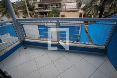 Casa de condomínio à venda com 300m², 3 quartos e 3 vagas Casa de condomínio à venda com 300m², 3 quartos e 3 vagasVaranda da Suíte 2