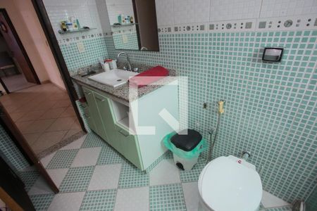 Casa de condomínio à venda com 300m², 3 quartos e 3 vagas Casa de condomínio à venda com 300m², 3 quartos e 3 vagasBanheiro da Suíte 3