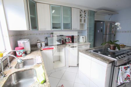 Casa de condomínio à venda com 300m², 3 quartos e 3 vagas Casa de condomínio à venda com 300m², 3 quartos e 3 vagasCozinha