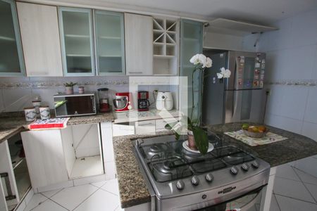 Casa de condomínio à venda com 300m², 3 quartos e 3 vagas Casa de condomínio à venda com 300m², 3 quartos e 3 vagasCozinha