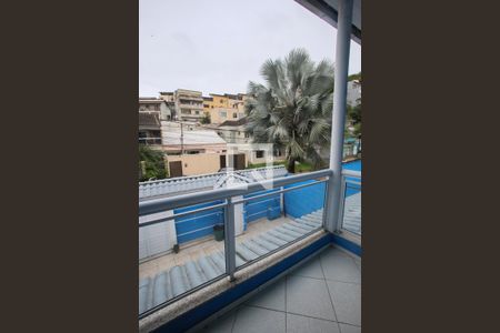 Casa de condomínio à venda com 300m², 3 quartos e 3 vagas Casa de condomínio à venda com 300m², 3 quartos e 3 vagasVaranda da Suíte 1