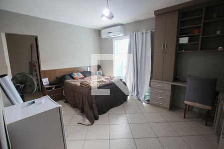 Casa de condomínio à venda com 300m², 3 quartos e 3 vagas Casa de condomínio à venda com 300m², 3 quartos e 3 vagasQuarto Suíte 1