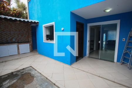 Casa de condomínio à venda com 300m², 3 quartos e 3 vagas Casa de condomínio à venda com 300m², 3 quartos e 3 vagasChurrasqueira