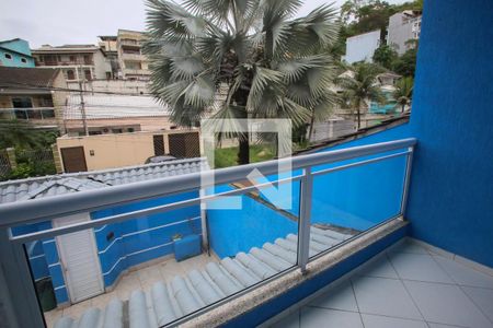 Casa de condomínio à venda com 300m², 3 quartos e 3 vagas Casa de condomínio à venda com 300m², 3 quartos e 3 vagasVaranda da Suíte 2