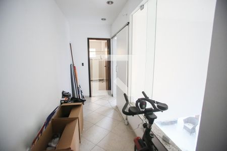 Casa de condomínio à venda com 300m², 3 quartos e 3 vagas Casa de condomínio à venda com 300m², 3 quartos e 3 vagasCloset da Suíte 1