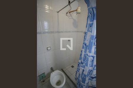 Casa de condomínio à venda com 300m², 3 quartos e 3 vagas Casa de condomínio à venda com 300m², 3 quartos e 3 vagasBanheiro de Serviço