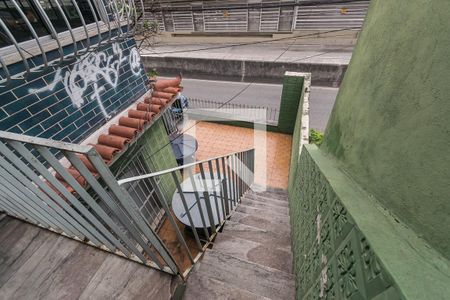 Casa para alugar com 62m², 2 quartos e sem vagaEscada de acesso