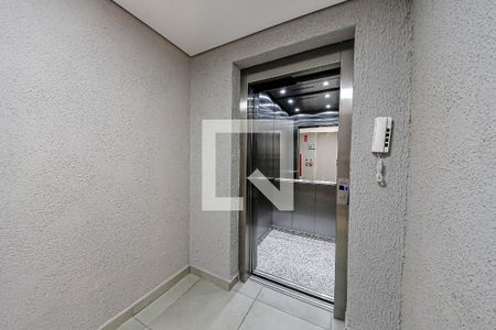 Apartamento para alugar com 42m², 2 quartos e 1 vagaElevador