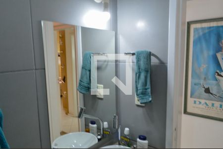 Casa de condomínio à venda com 107m², 3 quartos e 2 vagas Casa de condomínio à venda com 107m², 3 quartos e 2 vagasBanheiro