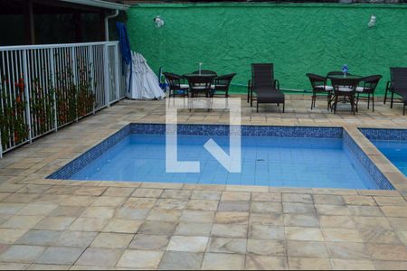 Casa de condomínio à venda com 107m², 3 quartos e 2 vagas Casa de condomínio à venda com 107m², 3 quartos e 2 vagasÁrea comum - Piscina