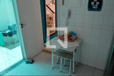 Casa de condomínio à venda com 107m², 3 quartos e 2 vagas Casa de condomínio à venda com 107m², 3 quartos e 2 vagasCozinha