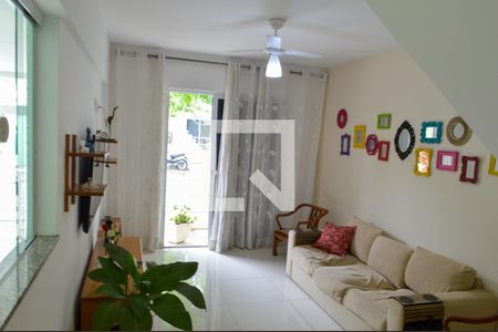 Sala de casa de condomínio à venda com 3 quartos, 107m² em Taquara, Rio de Janeiro