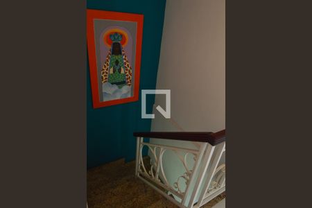 Casa de condomínio à venda com 107m², 3 quartos e 2 vagas Casa de condomínio à venda com 107m², 3 quartos e 2 vagasEscada