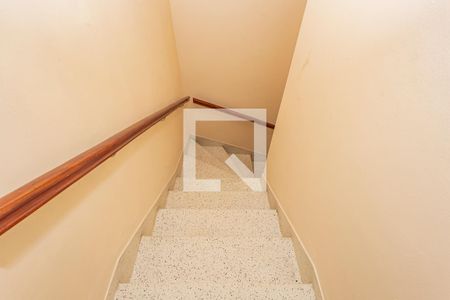 Casa à venda com 180m², 4 quartos e 2 vagasEscada