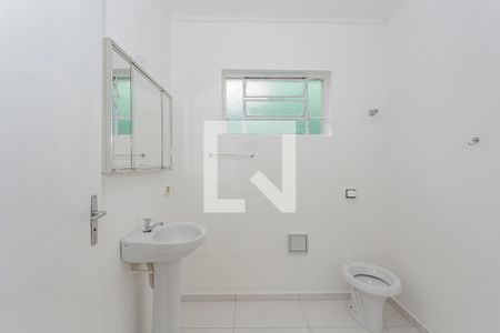 Casa à venda com 180m², 4 quartos e 2 vagasBanheiro 2