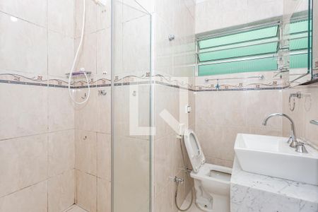 Casa à venda com 180m², 4 quartos e 2 vagasBanheiro 1