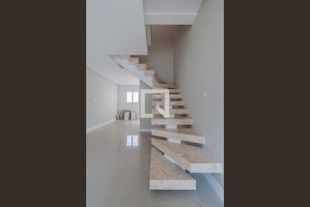Escada de casa à venda com 2 quartos, 84m² em Cristal, Porto Alegre