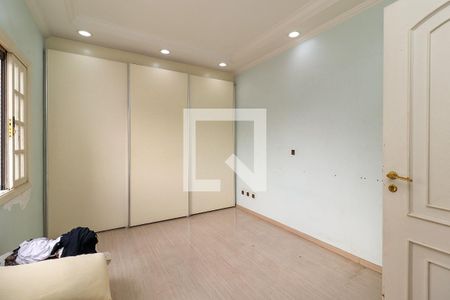 Casa à venda com 180m², 3 quartos e 4 vagasSuíte 2