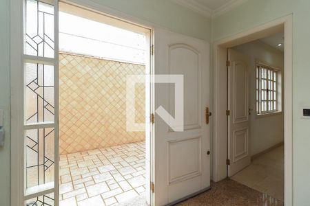Casa à venda com 180m², 3 quartos e 4 vagasHall dos Quartos