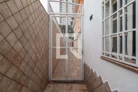 Casa à venda com 180m², 3 quartos e 4 vagasCorredor Lateral