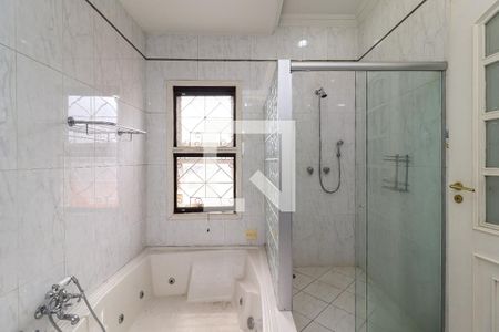Casa à venda com 180m², 3 quartos e 4 vagasBanheiro da Suíte 1