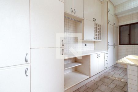 Casa à venda com 180m², 3 quartos e 4 vagasÁrea de Serviço