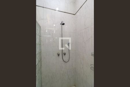 Casa à venda com 180m², 3 quartos e 4 vagasBanheiro da Suíte 1