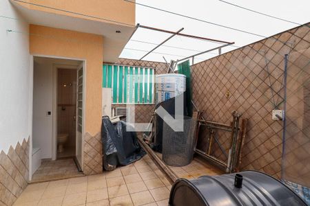 Casa à venda com 180m², 3 quartos e 4 vagasQuintal do Fundos