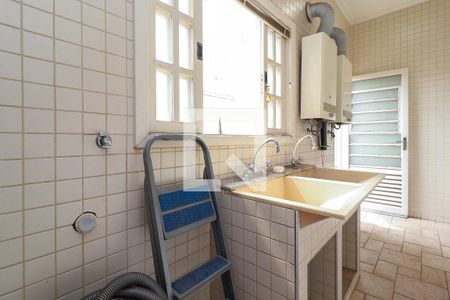 Casa à venda com 180m², 3 quartos e 4 vagasÁrea de Serviço