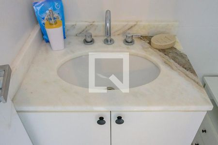Lavabo de apartamento para alugar com 1 quarto, 45m² em Azenha, Porto Alegre