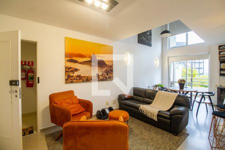 Sala de apartamento à venda com 2 quartos, 75m² em Vila Madalena, São Paulo