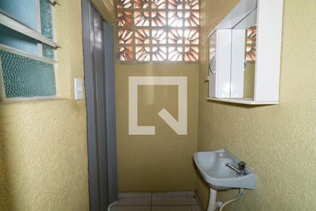 Banheiro de casa para alugar com 1 quarto, 25m² em Vila Campestre, São Paulo