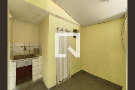 Casa para alugar com 35m², 1 quarto e sem vaga