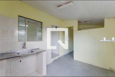 Casa para alugar com 35m², 1 quarto e sem vaga