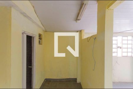 Casa para alugar com 35m², 1 quarto e sem vaga