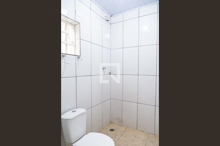 Banheiro de kitnet/studio para alugar com 1 quarto, 26m² em Vila Campestre, São Paulo