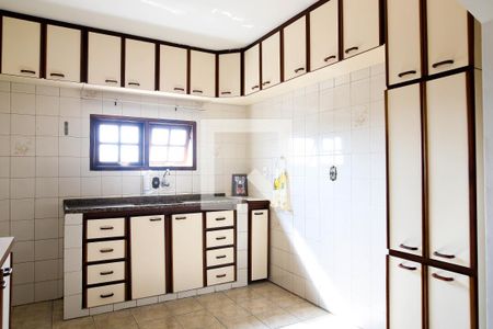 Casa à venda com 360m², 3 quartos e 6 vagas Casa à venda com 360m², 3 quartos e 6 vagasCozinha