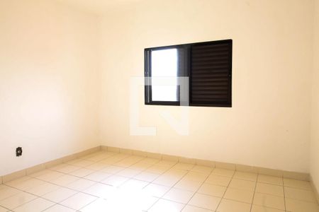 Casa à venda com 360m², 3 quartos e 6 vagas Casa à venda com 360m², 3 quartos e 6 vagasQuarto 2