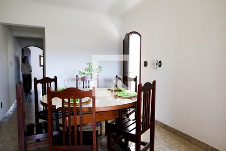 Casa à venda com 360m², 3 quartos e 6 vagas Casa à venda com 360m², 3 quartos e 6 vagasCozinha