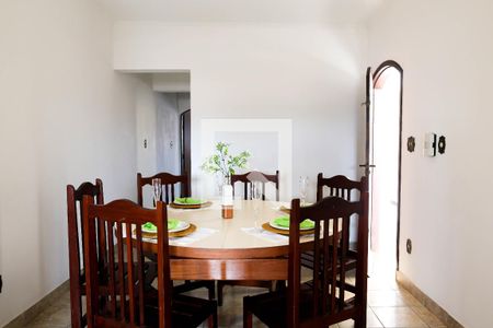 Casa à venda com 360m², 3 quartos e 6 vagas Casa à venda com 360m², 3 quartos e 6 vagasCozinha