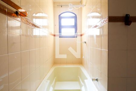 Casa à venda com 360m², 3 quartos e 6 vagas Casa à venda com 360m², 3 quartos e 6 vagasBanheiro