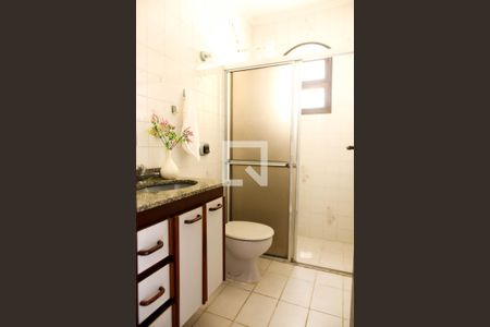 Casa à venda com 360m², 3 quartos e 6 vagas Casa à venda com 360m², 3 quartos e 6 vagasBanheiro