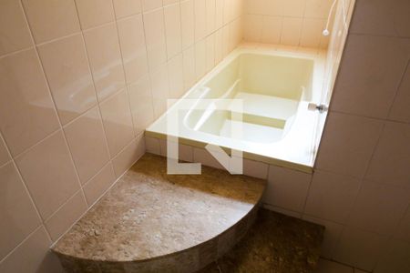 Casa à venda com 360m², 3 quartos e 6 vagas Casa à venda com 360m², 3 quartos e 6 vagasBanheiro