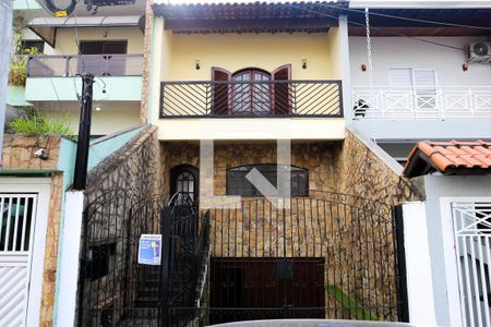 Casa à venda com 360m², 3 quartos e 6 vagas Casa à venda com 360m², 3 quartos e 6 vagasFachada