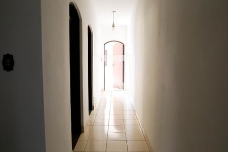 Corredor de casa à venda com 3 quartos, 360m² em Vila Camilopolis, Santo André