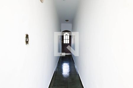 Casa à venda com 360m², 3 quartos e 6 vagas Casa à venda com 360m², 3 quartos e 6 vagasCorredor