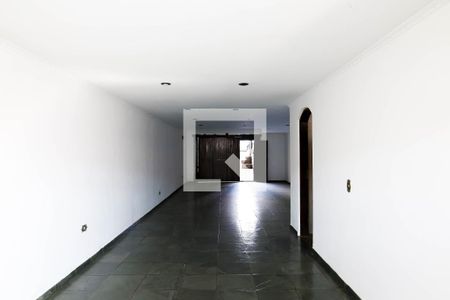 Casa à venda com 360m², 3 quartos e 6 vagas Casa à venda com 360m², 3 quartos e 6 vagasGaragem