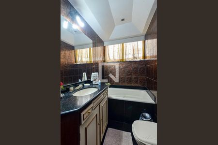 Apartamento à venda com 135m², 4 quartos e 1 vaga Apartamento à venda com 135m², 4 quartos e 1 vagaBanheiro