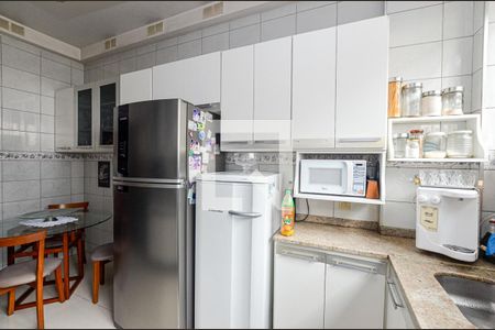 Apartamento à venda com 135m², 4 quartos e 1 vaga Apartamento à venda com 135m², 4 quartos e 1 vagaCozinha