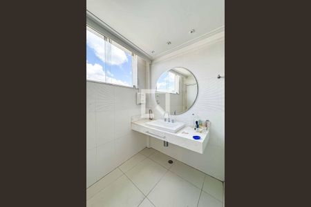 Casa à venda com 700m², 8 quartos e 2 vagasBanheiro da Suíte